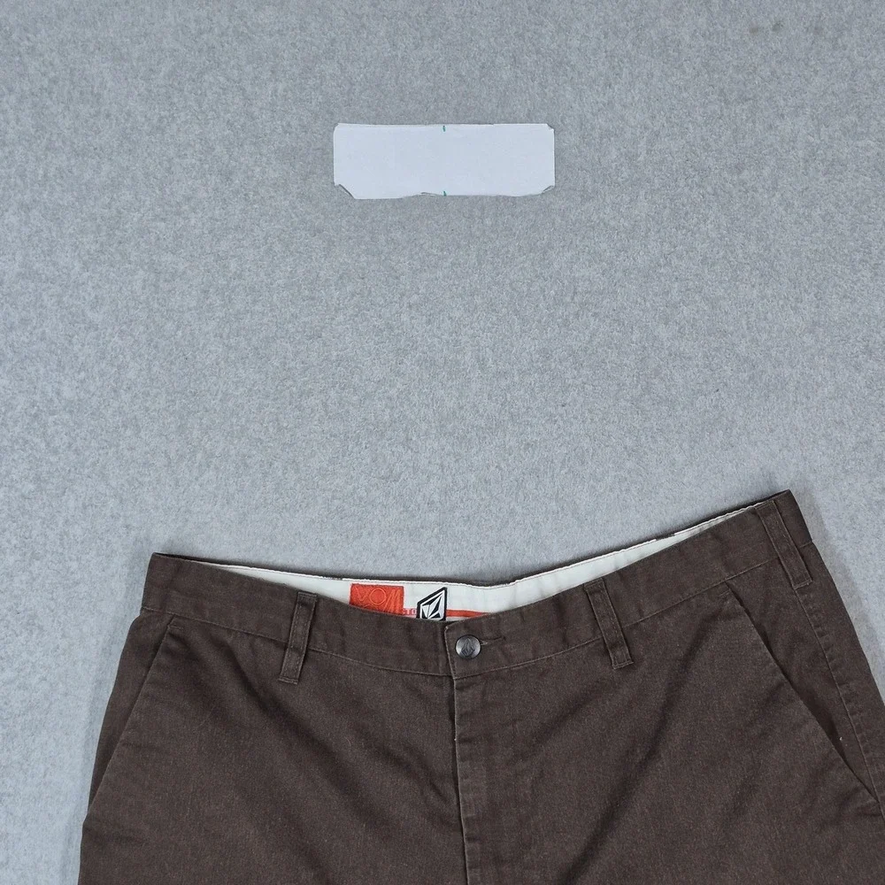 VINTAGE Volcom Men Shorts 36 Brown Y2K Skater Chino Logo 11.5